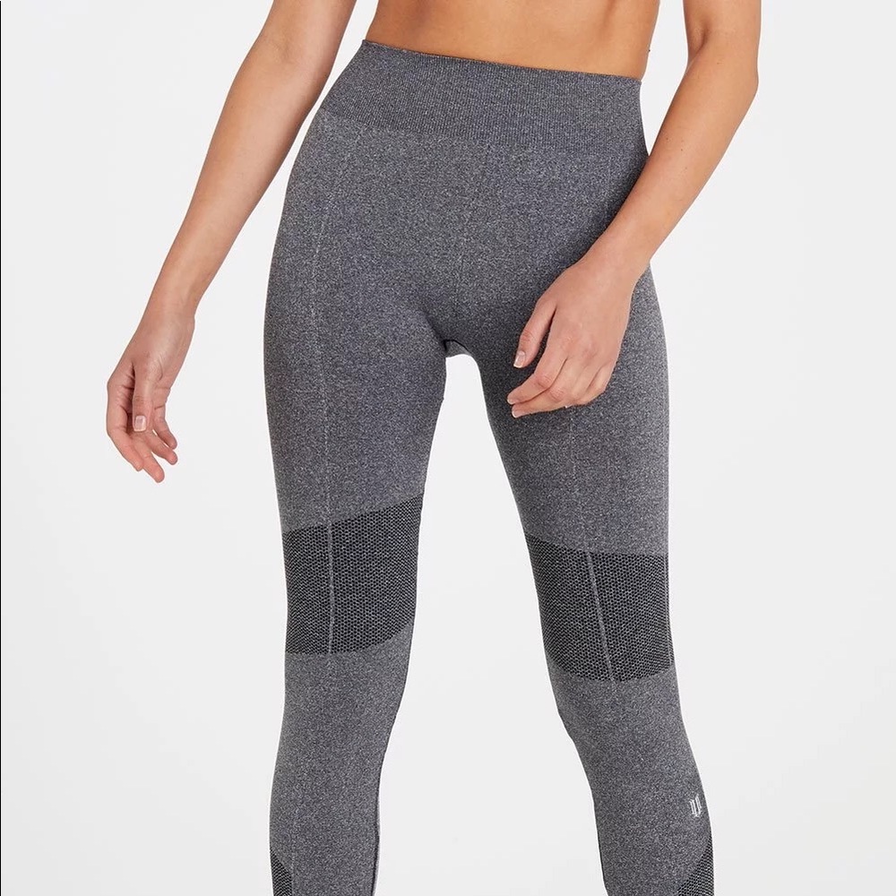 Eleven by Venus Williams Smooth Grey Leggings Size Small